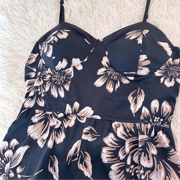 Band of Gypsies Navy Pink Floral Wide Leg Jumpsuit Size M - Picture 8 of 13